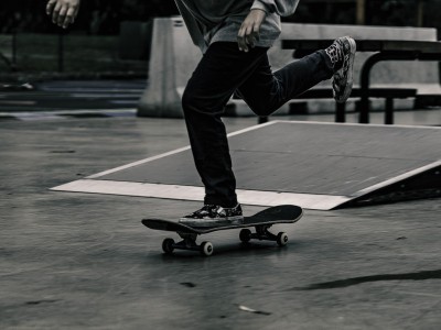 kaiyun官方-体坛穿越式混搭，当葡超遇上雄鹿，新疆广汇备战荷甲？体坛魔幻混搭，葡超、雄鹿与新疆广汇的跨界备战之谜